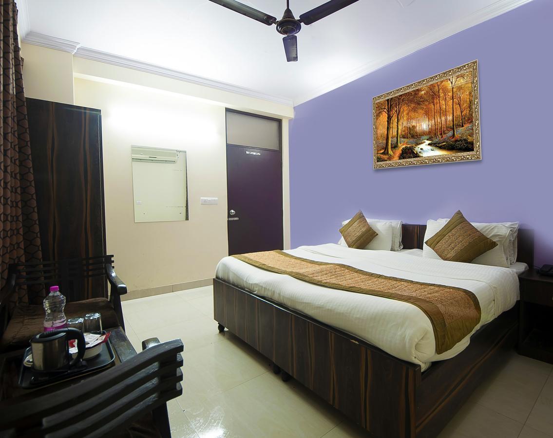 Airport Hotel Green Heights Ню Делхи Екстериор снимка