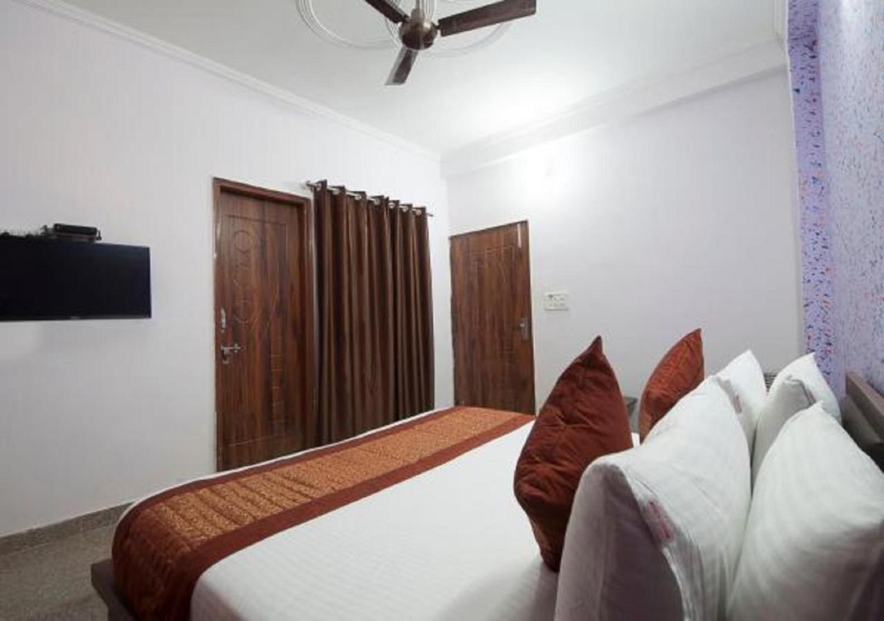 Airport Hotel Green Heights Ню Делхи Екстериор снимка